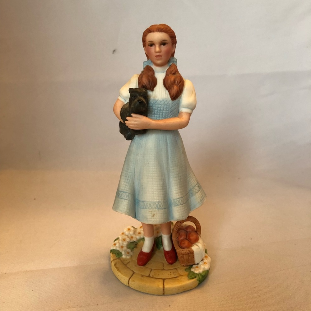 Vintage Avon Images of Hollywood figurine